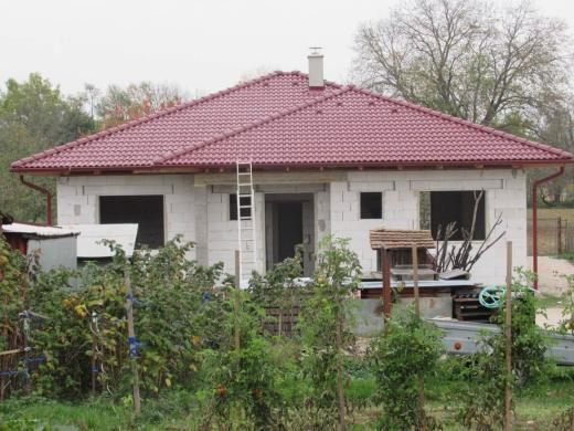 Strecha Bojná