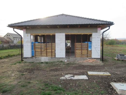 Strecha Veľké Kozmálovce 1